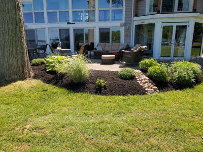 Landscape-Mulch-Bed